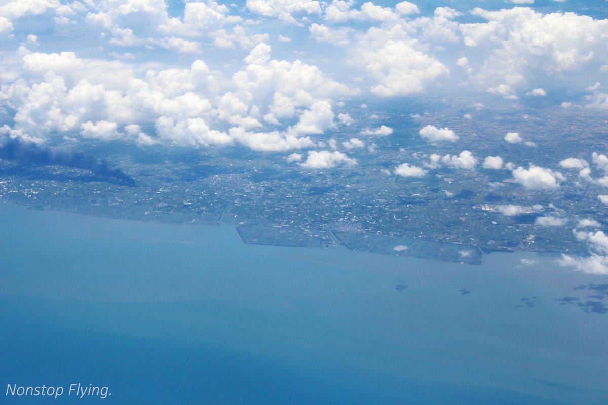 2017.06.24 國泰航空 CX469 台北TPE-香港HKG 飛行記錄 (777-300ER經濟艙) - 第57張圖 2017.06.24 國泰航空 CX469 台北TPE-香港HKG 飛行記錄 (777-300ER經濟艙)