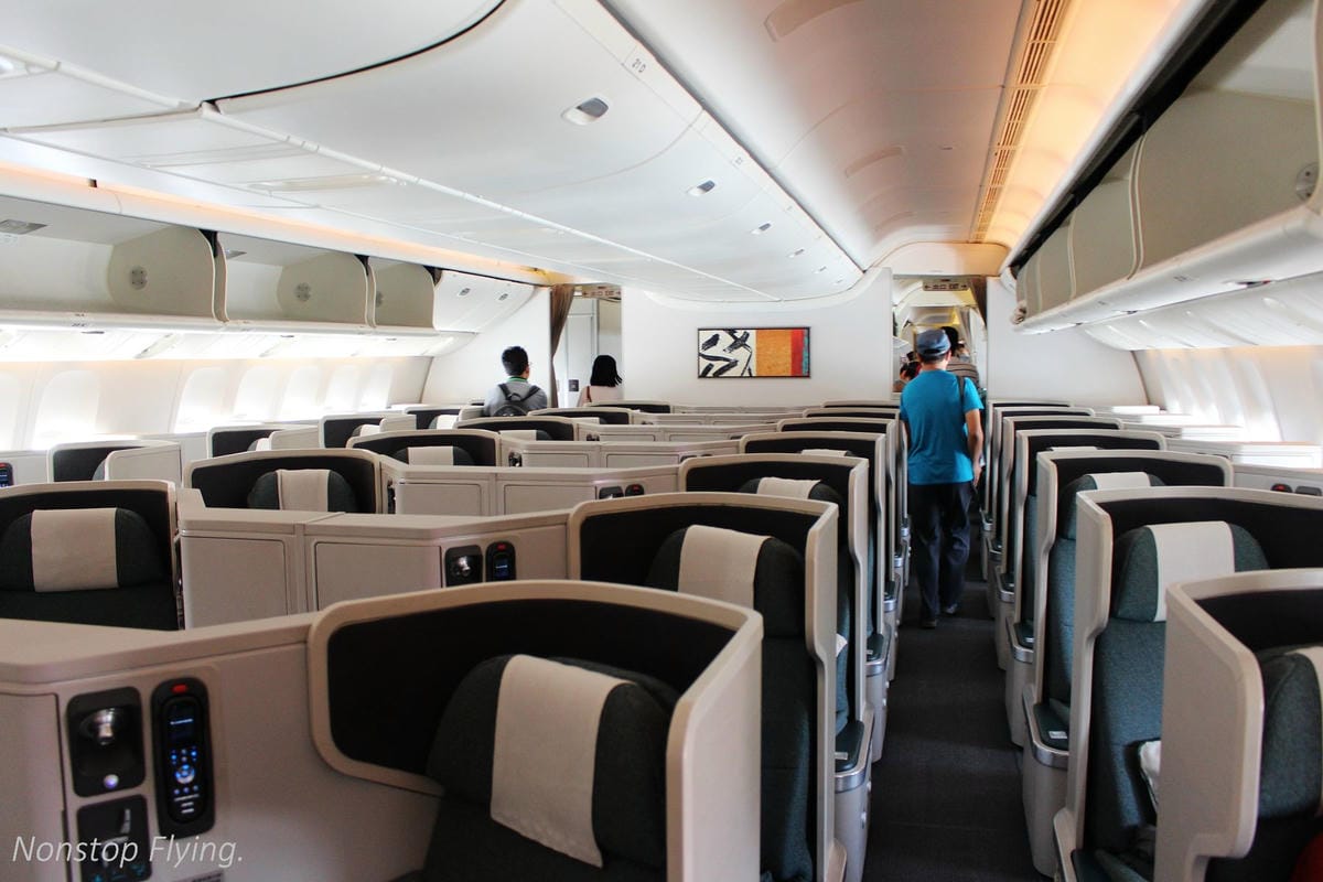 2017.06.24 國泰航空 CX469 台北TPE-香港HKG 飛行記錄 (777-300ER經濟艙) - 第23張圖 2017.06.24 國泰航空 CX469 台北TPE-香港HKG 飛行記錄 (777-300ER經濟艙)