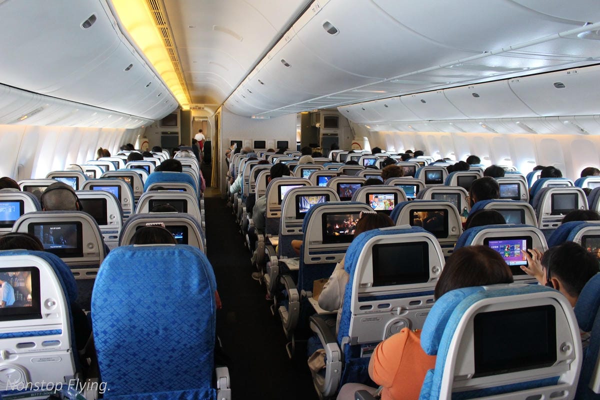 2017.06.24 國泰航空 CX469 台北TPE-香港HKG 飛行記錄 (777-300ER經濟艙) - 第63張圖 2017.06.24 國泰航空 CX469 台北TPE-香港HKG 飛行記錄 (777-300ER經濟艙)