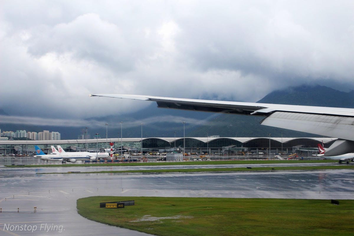 2017.06.24 國泰航空 CX469 台北TPE-香港HKG 飛行記錄 (777-300ER經濟艙) - 第76張圖 2017.06.24 國泰航空 CX469 台北TPE-香港HKG 飛行記錄 (777-300ER經濟艙)
