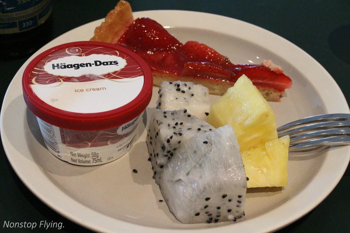 國泰航空 香港玉衡堂商務貴賓室 -現點熱食、麵食、飲料咖啡吧、淋浴/躺臥空間。 - 第10張圖 國泰航空 香港玉衡堂商務貴賓室 -現點熱食、麵食、飲料咖啡吧、淋浴/躺臥空間。