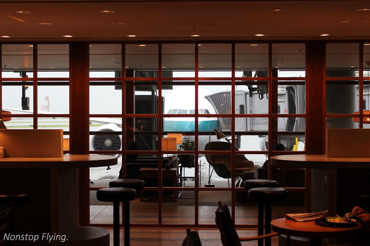 國泰航空 香港玉衡堂商務貴賓室 -現點熱食、麵食、飲料咖啡吧、淋浴/躺臥空間。 - 第26張圖 國泰航空 香港玉衡堂商務貴賓室 -現點熱食、麵食、飲料咖啡吧、淋浴/躺臥空間。