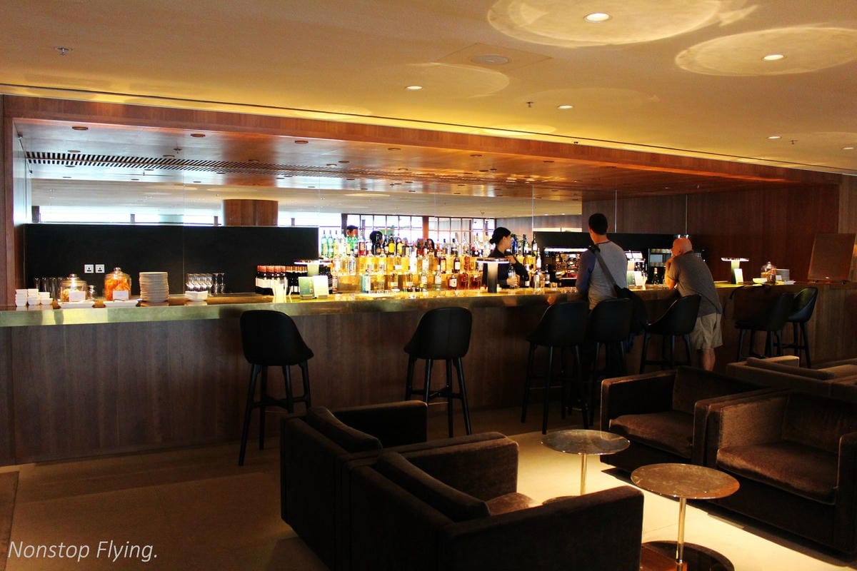 國泰航空 香港玉衡堂商務貴賓室 -現點熱食、麵食、飲料咖啡吧、淋浴/躺臥空間。 - 第17張圖 國泰航空 香港玉衡堂商務貴賓室 -現點熱食、麵食、飲料咖啡吧、淋浴/躺臥空間。