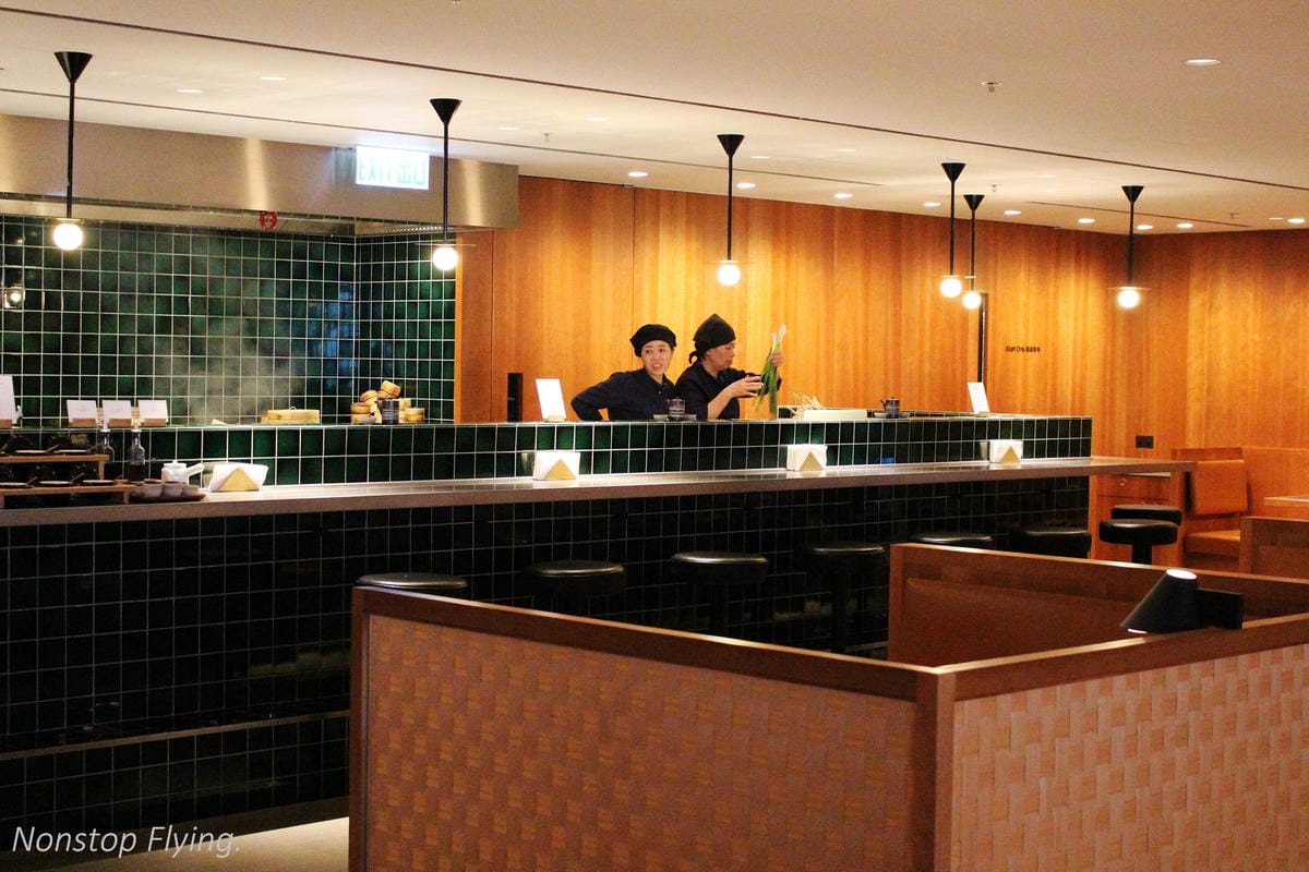 國泰航空 香港玉衡堂商務貴賓室 -現點熱食、麵食、飲料咖啡吧、淋浴/躺臥空間。 - 第11張圖 國泰航空 香港玉衡堂商務貴賓室 -現點熱食、麵食、飲料咖啡吧、淋浴/躺臥空間。