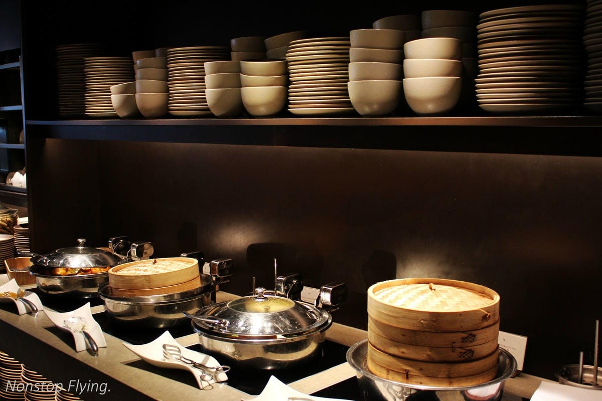 國泰航空 香港玉衡堂商務貴賓室 -現點熱食、麵食、飲料咖啡吧、淋浴/躺臥空間。 - 第16張圖 國泰航空 香港玉衡堂商務貴賓室 -現點熱食、麵食、飲料咖啡吧、淋浴/躺臥空間。