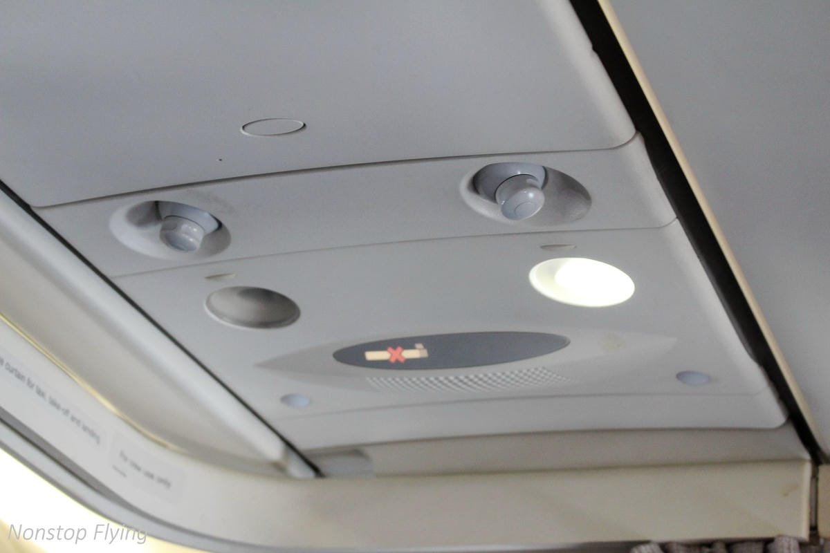 2017.06.29 國泰航空 CX754 曼谷BKK-香港HKG 飛行記錄 (A330-300經濟艙) - 第31張圖 2017.06.29 國泰航空 CX754 曼谷BKK-香港HKG 飛行記錄 (A330-300經濟艙)