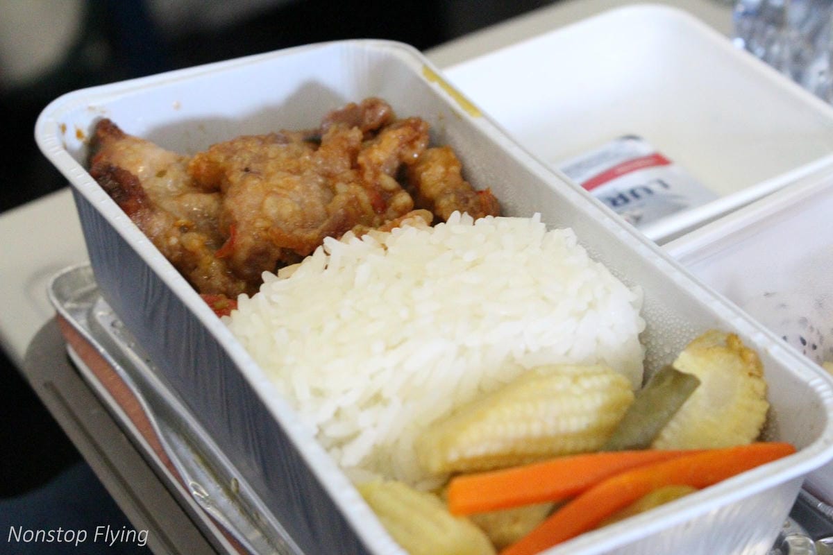 2017.06.29 國泰航空 CX754 曼谷BKK-香港HKG 飛行記錄 (A330-300經濟艙) - 第47張圖 2017.06.29 國泰航空 CX754 曼谷BKK-香港HKG 飛行記錄 (A330-300經濟艙)