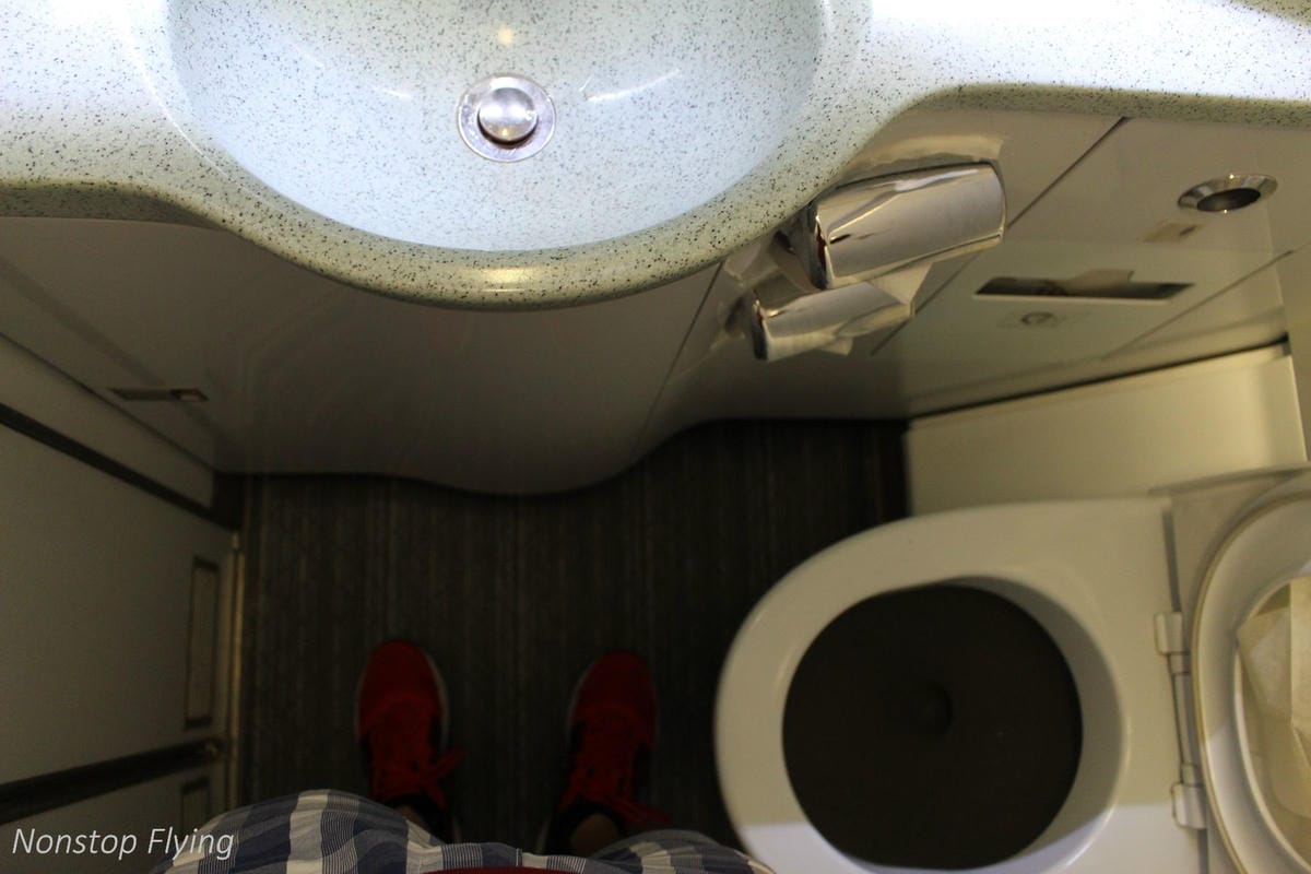 2017.06.29 國泰航空 CX754 曼谷BKK-香港HKG 飛行記錄 (A330-300經濟艙) - 第37張圖 2017.06.29 國泰航空 CX754 曼谷BKK-香港HKG 飛行記錄 (A330-300經濟艙)