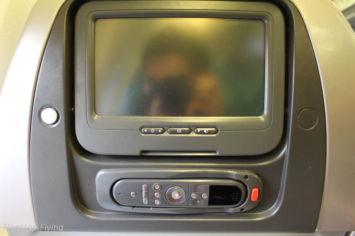 2017.06.29 國泰港龍 KA482 香港HKG-台北TPE 飛行記錄 (A330-300經濟艙) - 第34張圖 2017.06.29 國泰港龍 KA482 香港HKG-台北TPE 飛行記錄 (A330-300經濟艙)