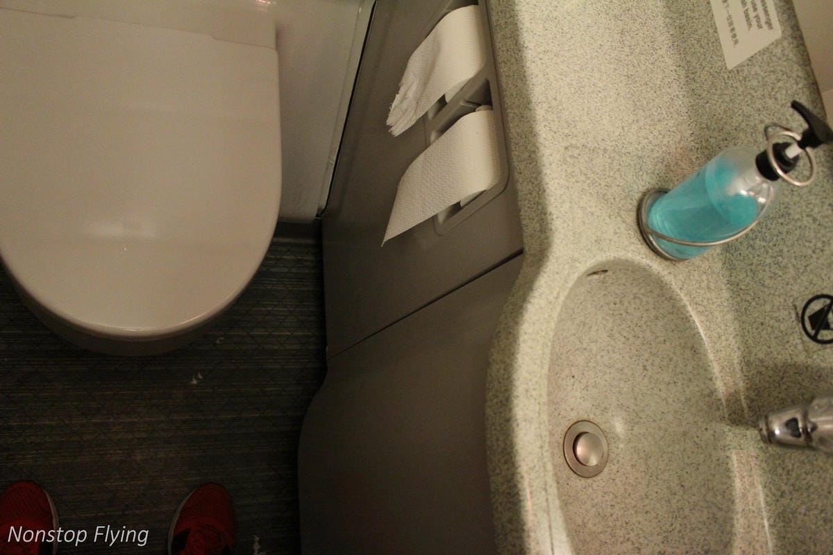 2017.06.29 國泰港龍 KA482 香港HKG-台北TPE 飛行記錄 (A330-300經濟艙) - 第52張圖 2017.06.29 國泰港龍 KA482 香港HKG-台北TPE 飛行記錄 (A330-300經濟艙)