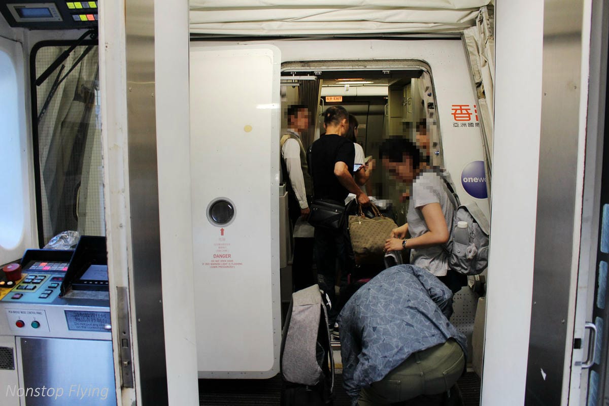 2017.06.29 國泰港龍 KA482 香港HKG-台北TPE 飛行記錄 (A330-300經濟艙) - 第25張圖 2017.06.29 國泰港龍 KA482 香港HKG-台北TPE 飛行記錄 (A330-300經濟艙)