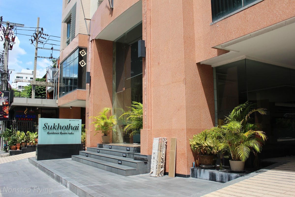 【曼谷住宿】Sukhothai Residence Ruam Ruedi(拉姆盧迪素可泰公寓)-近BTS Phloen Chit站，新穎舒適公寓式酒店。