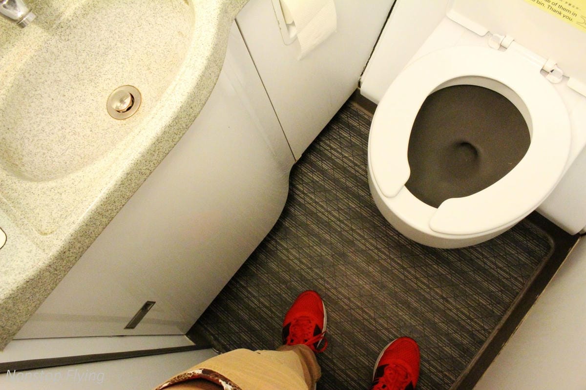 2017.07.04 國泰航空 CX421 台北TPE-香港HKG 飛行記錄 (A330-300經濟艙) - 第32張圖 2017.07.04 國泰航空 CX421 台北TPE-香港HKG 飛行記錄 (A330-300經濟艙)