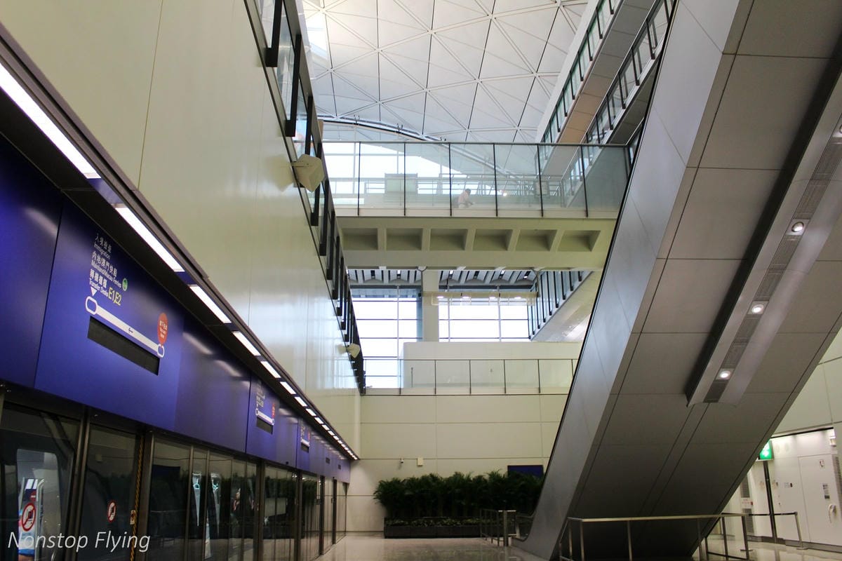 2017.07.04 國泰航空 CX421 台北TPE-香港HKG 飛行記錄 (A330-300經濟艙) - 第43張圖 2017.07.04 國泰航空 CX421 台北TPE-香港HKG 飛行記錄 (A330-300經濟艙)