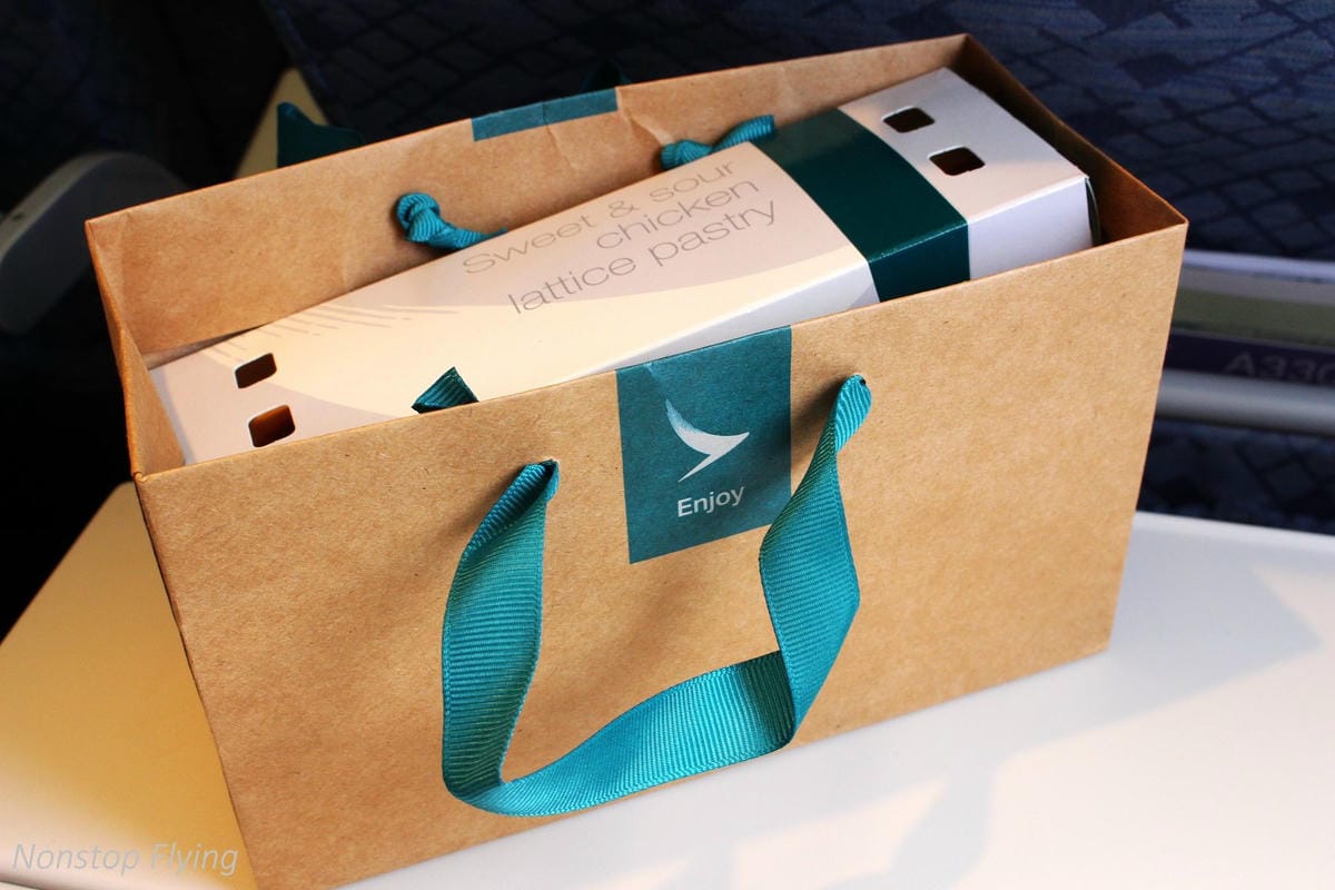 2017.07.04 國泰航空 CX421 台北TPE-香港HKG 飛行記錄 (A330-300經濟艙) - 第29張圖 2017.07.04 國泰航空 CX421 台北TPE-香港HKG 飛行記錄 (A330-300經濟艙)