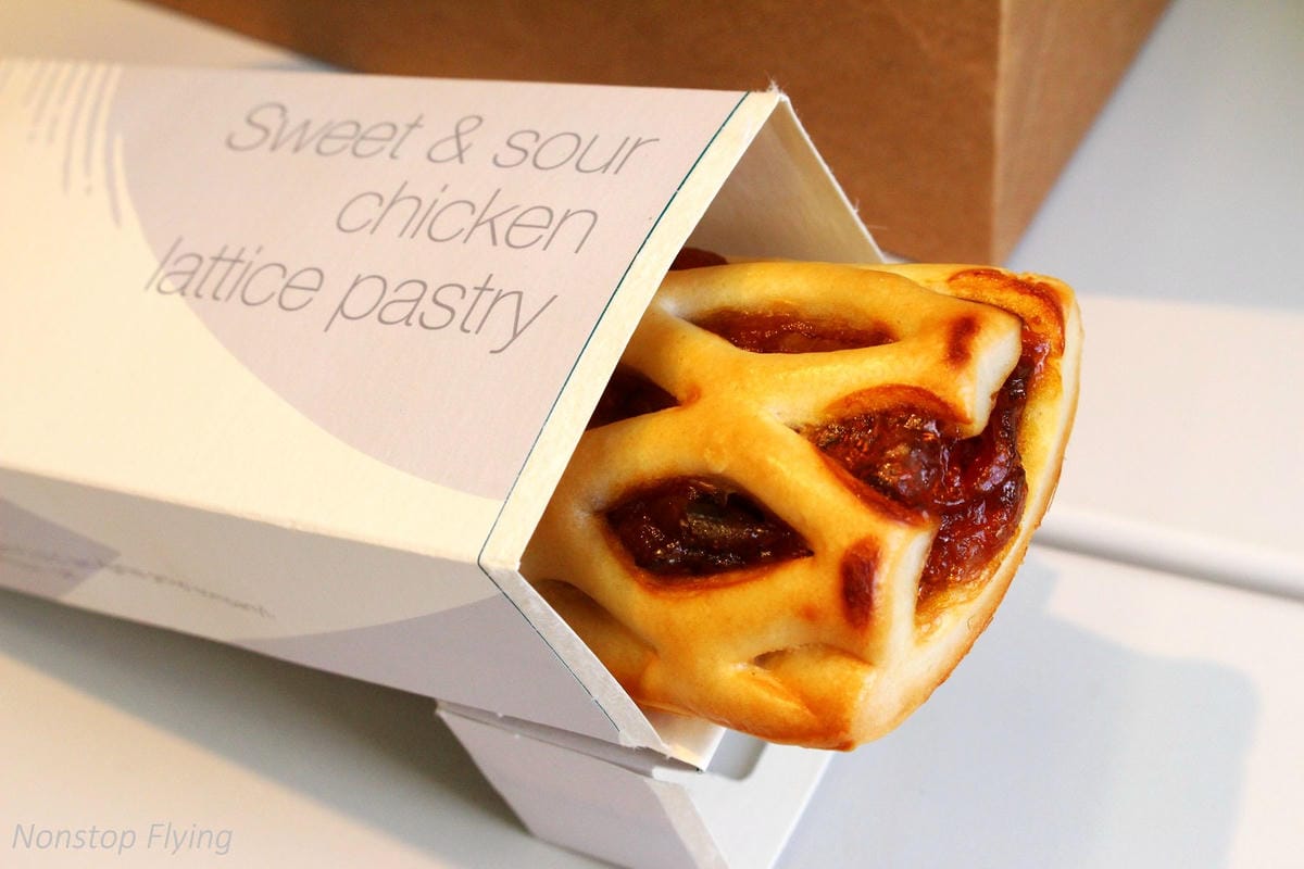 2017.07.04 國泰航空 CX421 台北TPE-香港HKG 飛行記錄 (A330-300經濟艙) - 第31張圖 2017.07.04 國泰航空 CX421 台北TPE-香港HKG 飛行記錄 (A330-300經濟艙)