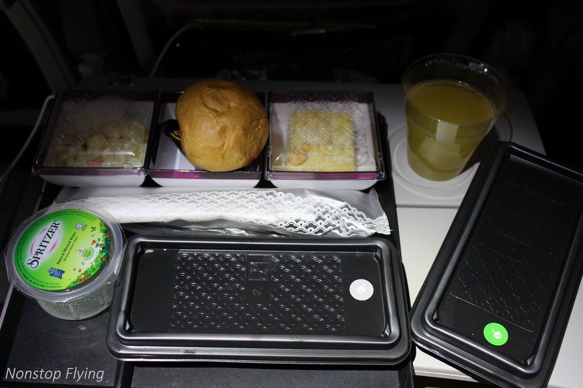 2017.07.04 卡達航空 QR817 香港HKG-杜哈DOH 飛行記錄 (787-8經濟艙) 終生難忘的三上三下奇幻旅程! - 第97張圖 2017.07.04 卡達航空 QR817 香港HKG-杜哈DOH 飛行記錄 (787-8經濟艙) 終生難忘的三上三下奇幻旅程!