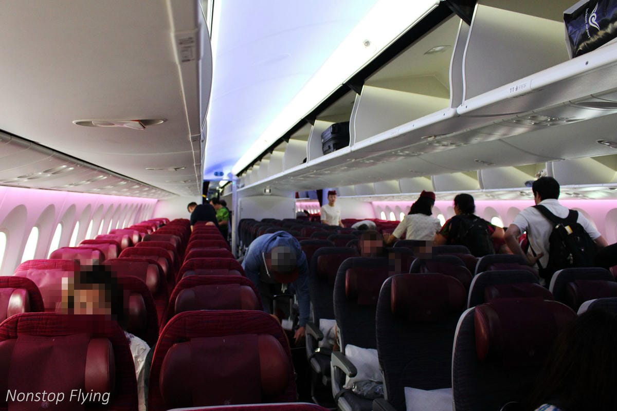 2017.07.04 卡達航空 QR817 香港HKG-杜哈DOH 飛行記錄 (787-8經濟艙) 終生難忘的三上三下奇幻旅程! - 第9張圖 2017.07.04 卡達航空 QR817 香港HKG-杜哈DOH 飛行記錄 (787-8經濟艙) 終生難忘的三上三下奇幻旅程!