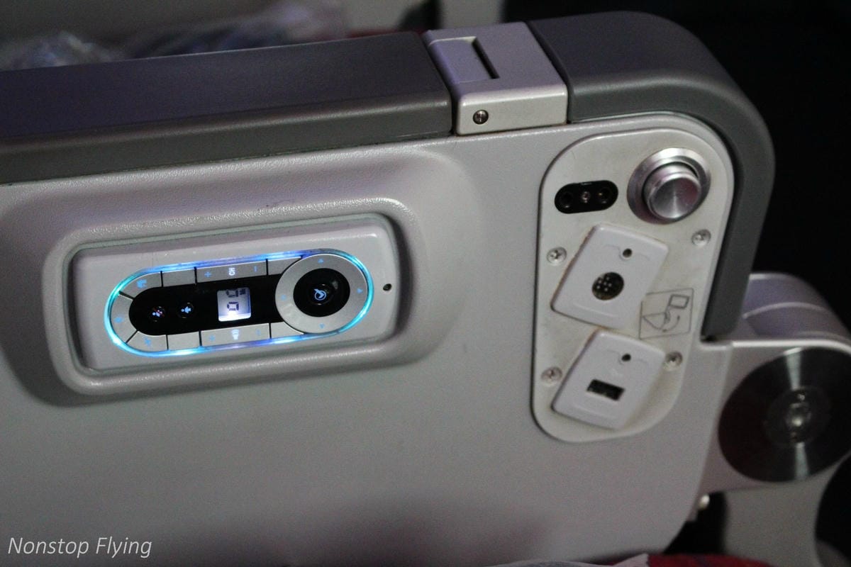 2017.07.04 卡達航空 QR817 香港HKG-杜哈DOH 飛行記錄 (787-8經濟艙) 終生難忘的三上三下奇幻旅程! - 第14張圖 2017.07.04 卡達航空 QR817 香港HKG-杜哈DOH 飛行記錄 (787-8經濟艙) 終生難忘的三上三下奇幻旅程!