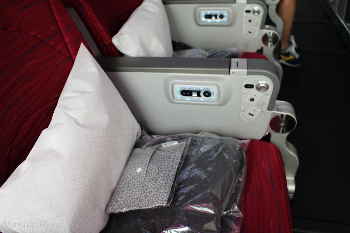 2017.07.04 卡達航空 QR817 香港HKG-杜哈DOH 飛行記錄 (787-8經濟艙) 終生難忘的三上三下奇幻旅程! - 第17張圖 2017.07.04 卡達航空 QR817 香港HKG-杜哈DOH 飛行記錄 (787-8經濟艙) 終生難忘的三上三下奇幻旅程!