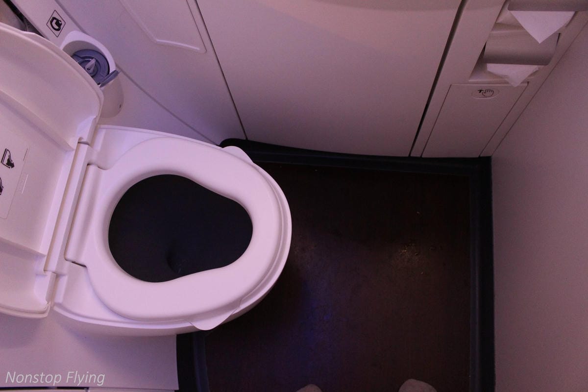 2017.07.04 卡達航空 QR817 香港HKG-杜哈DOH 飛行記錄 (787-8經濟艙) 終生難忘的三上三下奇幻旅程! - 第35張圖 2017.07.04 卡達航空 QR817 香港HKG-杜哈DOH 飛行記錄 (787-8經濟艙) 終生難忘的三上三下奇幻旅程!