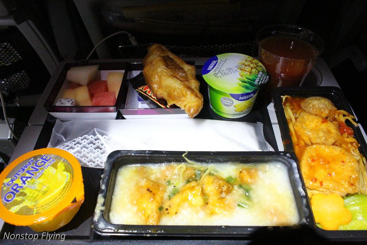 2017.07.04 卡達航空 QR817 香港HKG-杜哈DOH 飛行記錄 (787-8經濟艙) 終生難忘的三上三下奇幻旅程! - 第101張圖 2017.07.04 卡達航空 QR817 香港HKG-杜哈DOH 飛行記錄 (787-8經濟艙) 終生難忘的三上三下奇幻旅程!