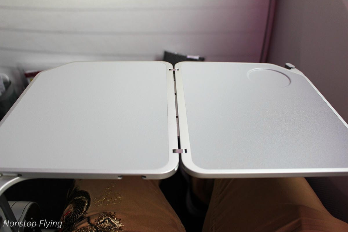 2017.07.04 卡達航空 QR817 香港HKG-杜哈DOH 飛行記錄 (787-8經濟艙) 終生難忘的三上三下奇幻旅程! - 第16張圖 2017.07.04 卡達航空 QR817 香港HKG-杜哈DOH 飛行記錄 (787-8經濟艙) 終生難忘的三上三下奇幻旅程!