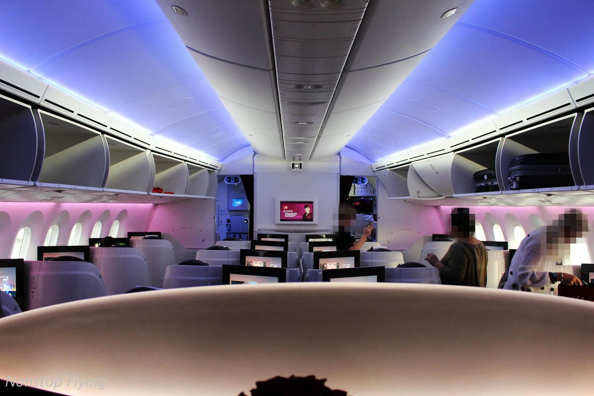 2017.07.04 卡達航空 QR817 香港HKG-杜哈DOH 飛行記錄 (787-8經濟艙) 終生難忘的三上三下奇幻旅程! - 第8張圖 2017.07.04 卡達航空 QR817 香港HKG-杜哈DOH 飛行記錄 (787-8經濟艙) 終生難忘的三上三下奇幻旅程!