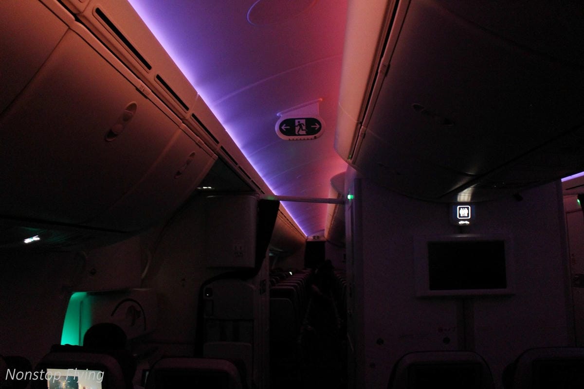 2017.07.04 卡達航空 QR817 香港HKG-杜哈DOH 飛行記錄 (787-8經濟艙) 終生難忘的三上三下奇幻旅程! - 第92張圖 2017.07.04 卡達航空 QR817 香港HKG-杜哈DOH 飛行記錄 (787-8經濟艙) 終生難忘的三上三下奇幻旅程!