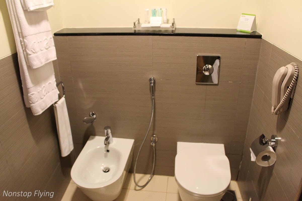 【卡達杜哈】哈馬德國際機場-世界前10、中東最佳五星級機場，設旅館、休息室、遊戲區、蘋果電腦、免費市區觀光