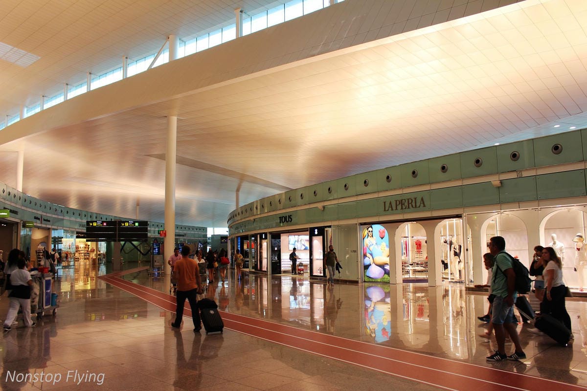 2017.07.19 卡達航空 QR142 巴塞隆納BCN-杜哈DOH 飛行記錄 (787-8經濟艙) 含巴塞隆納機場介紹 - 第23張圖 2017.07.19 卡達航空 QR142 巴塞隆納BCN-杜哈DOH 飛行記錄 (787-8經濟艙) 含巴塞隆納機場介紹