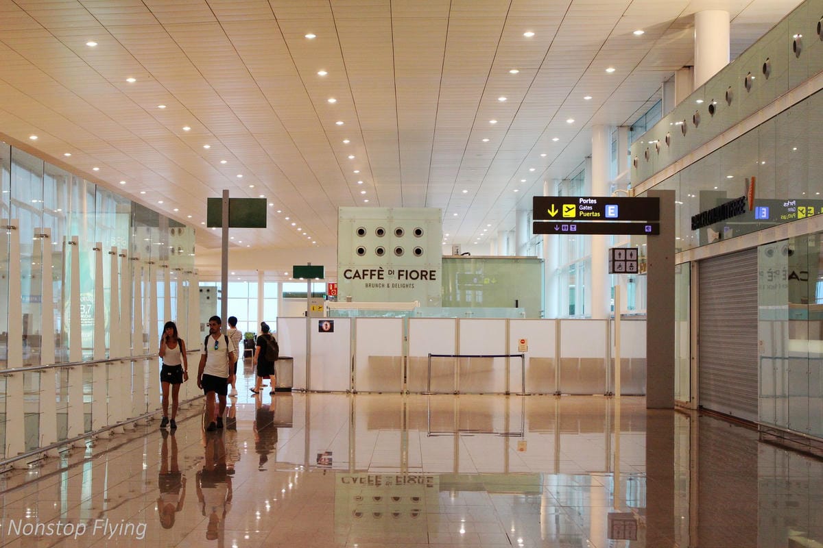 2017.07.19 卡達航空 QR142 巴塞隆納BCN-杜哈DOH 飛行記錄 (787-8經濟艙) 含巴塞隆納機場介紹 - 第43張圖 2017.07.19 卡達航空 QR142 巴塞隆納BCN-杜哈DOH 飛行記錄 (787-8經濟艙) 含巴塞隆納機場介紹