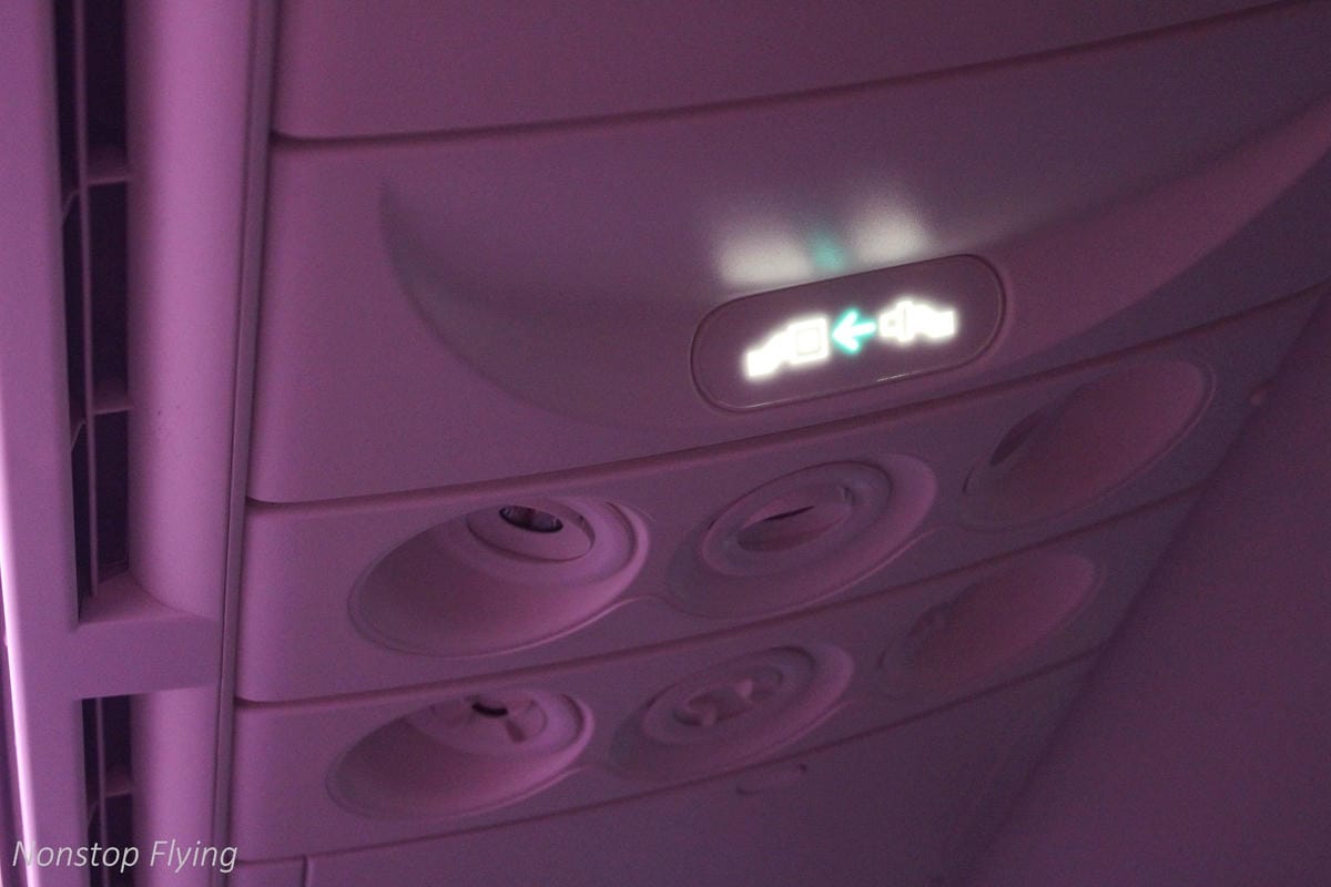 2017.07.19 卡達航空 QR142 巴塞隆納BCN-杜哈DOH 飛行記錄 (787-8經濟艙) 含巴塞隆納機場介紹 - 第54張圖 2017.07.19 卡達航空 QR142 巴塞隆納BCN-杜哈DOH 飛行記錄 (787-8經濟艙) 含巴塞隆納機場介紹