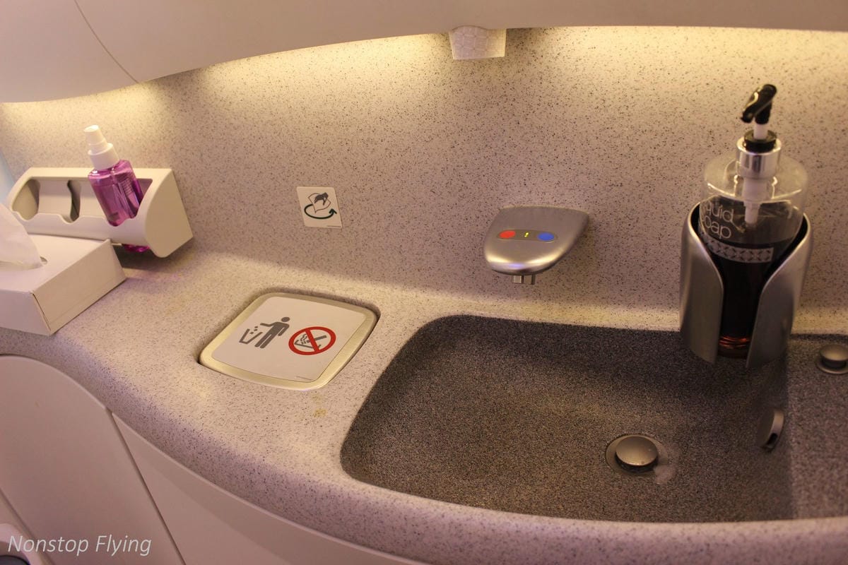 2017.07.19 卡達航空 QR142 巴塞隆納BCN-杜哈DOH 飛行記錄 (787-8經濟艙) 含巴塞隆納機場介紹 - 第68張圖 2017.07.19 卡達航空 QR142 巴塞隆納BCN-杜哈DOH 飛行記錄 (787-8經濟艙) 含巴塞隆納機場介紹