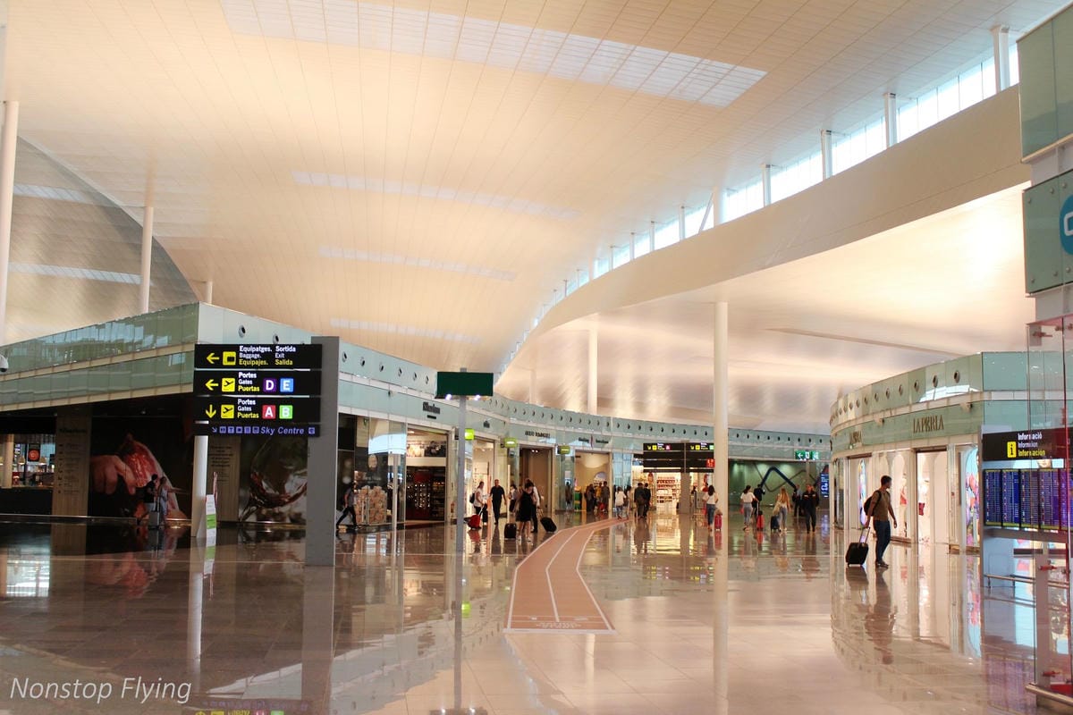 2017.07.19 卡達航空 QR142 巴塞隆納BCN-杜哈DOH 飛行記錄 (787-8經濟艙) 含巴塞隆納機場介紹 - 第25張圖 2017.07.19 卡達航空 QR142 巴塞隆納BCN-杜哈DOH 飛行記錄 (787-8經濟艙) 含巴塞隆納機場介紹