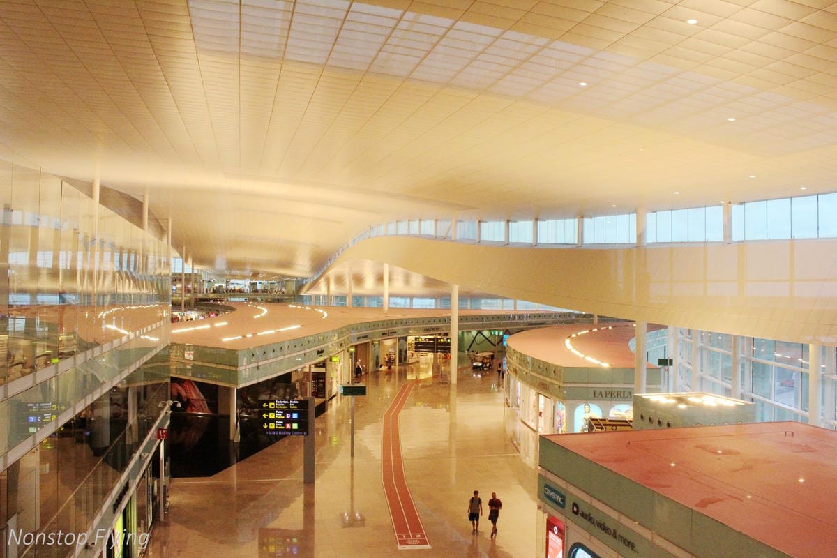 2017.07.19 卡達航空 QR142 巴塞隆納BCN-杜哈DOH 飛行記錄 (787-8經濟艙) 含巴塞隆納機場介紹 - 第42張圖 2017.07.19 卡達航空 QR142 巴塞隆納BCN-杜哈DOH 飛行記錄 (787-8經濟艙) 含巴塞隆納機場介紹