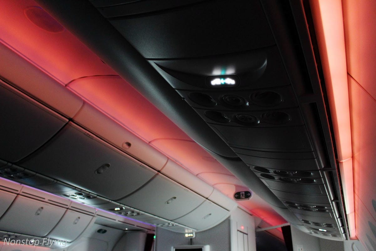 2017.07.20 卡達航空 QR816 杜哈DOH-香港HKG 飛行記錄 (787-8經濟艙) - 第20張圖 2017.07.20 卡達航空 QR816 杜哈DOH-香港HKG 飛行記錄 (787-8經濟艙)