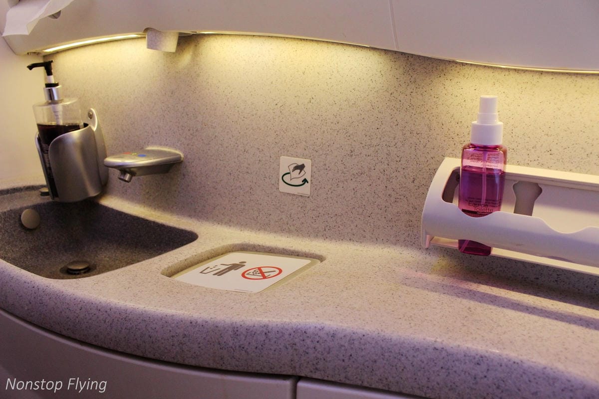 2017.07.20 卡達航空 QR816 杜哈DOH-香港HKG 飛行記錄 (787-8經濟艙) - 第31張圖 2017.07.20 卡達航空 QR816 杜哈DOH-香港HKG 飛行記錄 (787-8經濟艙)