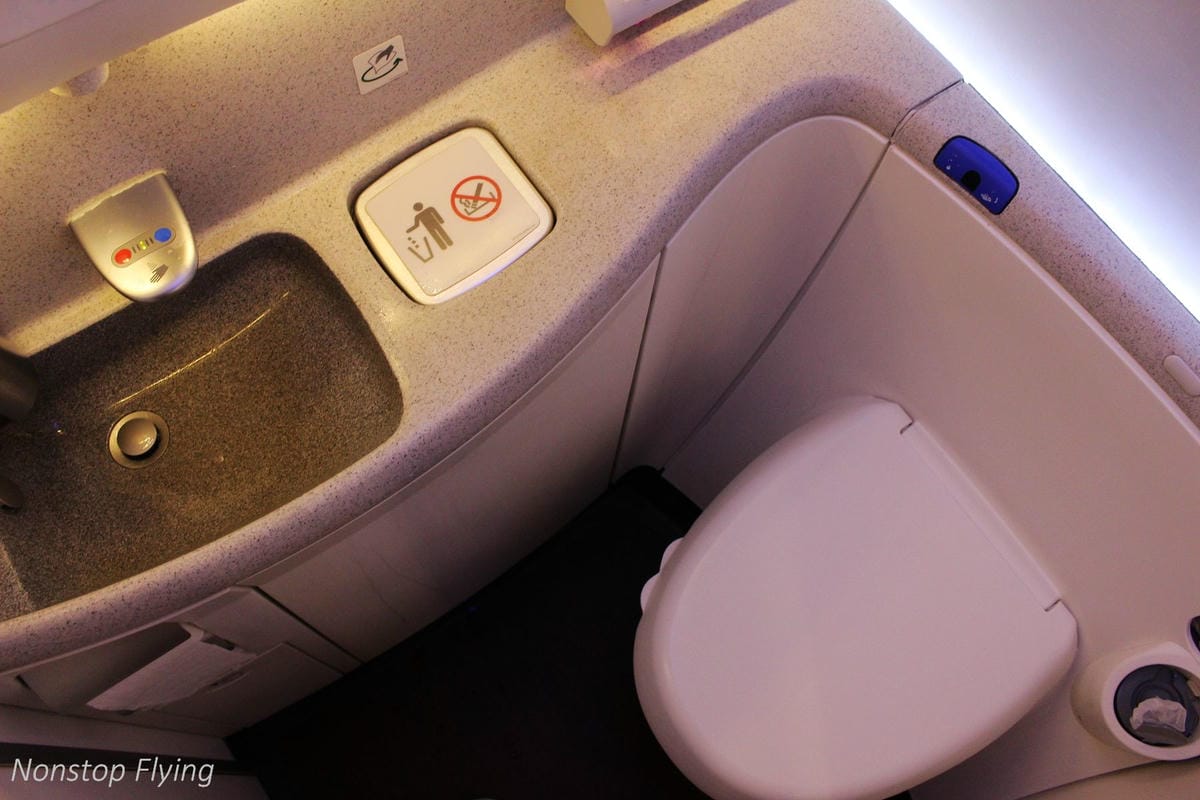 2017.07.20 卡達航空 QR816 杜哈DOH-香港HKG 飛行記錄 (787-8經濟艙) - 第30張圖 2017.07.20 卡達航空 QR816 杜哈DOH-香港HKG 飛行記錄 (787-8經濟艙)