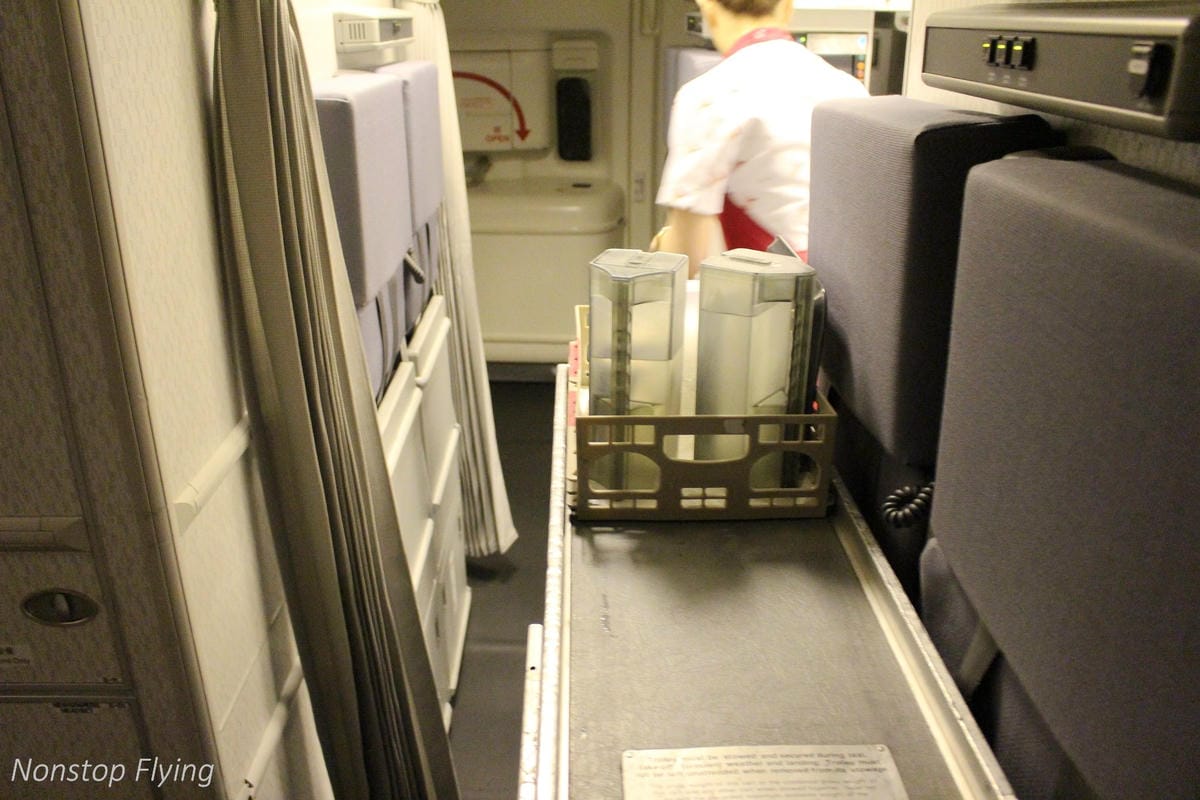 2017.07.20 國泰航空 CX408 香港HKG-台北TPE 飛行記錄 (777-300經濟艙)+水果餐 - 第33張圖 2017.07.20 國泰航空 CX408 香港HKG-台北TPE 飛行記錄 (777-300經濟艙)+水果餐