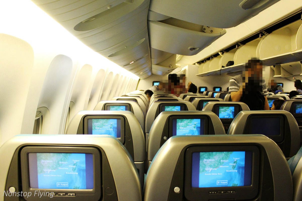 2017.07.20 國泰航空 CX408 香港HKG-台北TPE 飛行記錄 (777-300經濟艙)+水果餐 - 第8張圖 2017.07.20 國泰航空 CX408 香港HKG-台北TPE 飛行記錄 (777-300經濟艙)+水果餐