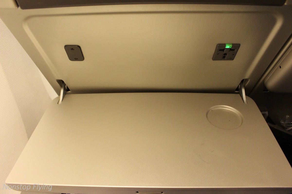 2017.07.20 國泰航空 CX408 香港HKG-台北TPE 飛行記錄 (777-300經濟艙)+水果餐 - 第20張圖 2017.07.20 國泰航空 CX408 香港HKG-台北TPE 飛行記錄 (777-300經濟艙)+水果餐