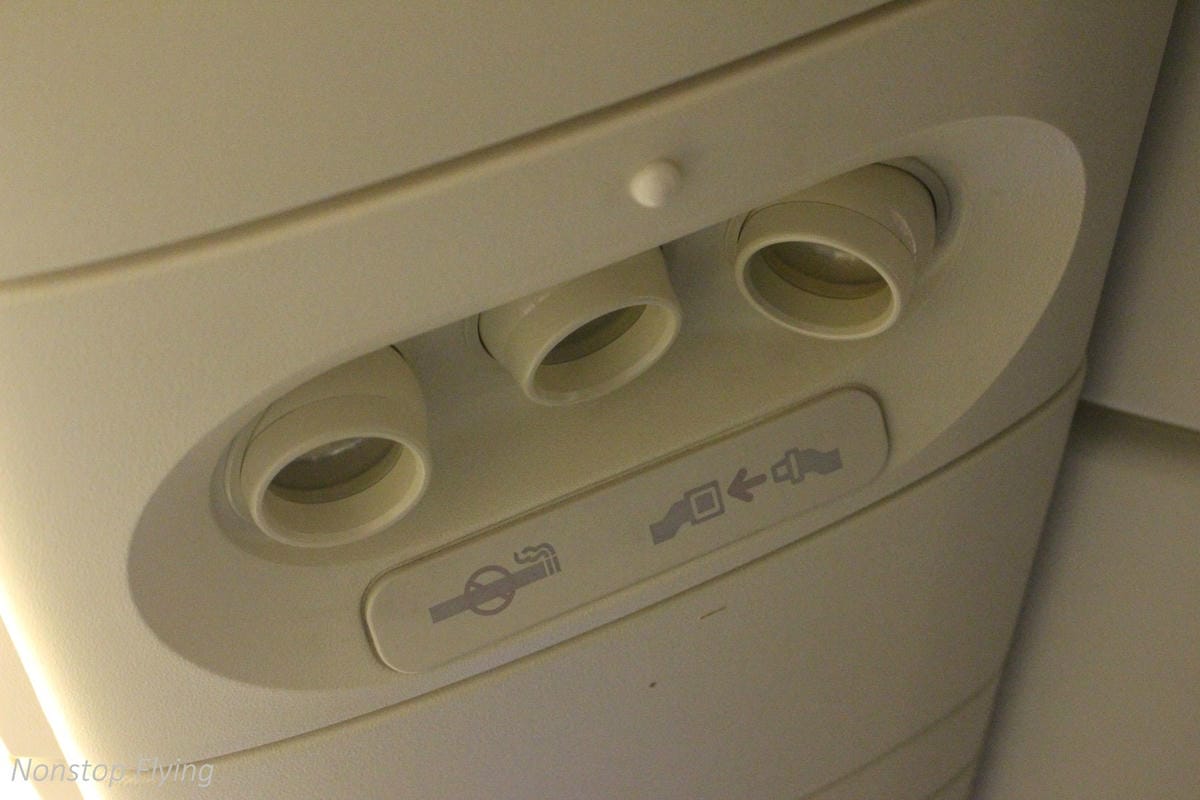 2017.07.20 國泰航空 CX408 香港HKG-台北TPE 飛行記錄 (777-300經濟艙)+水果餐 - 第17張圖 2017.07.20 國泰航空 CX408 香港HKG-台北TPE 飛行記錄 (777-300經濟艙)+水果餐