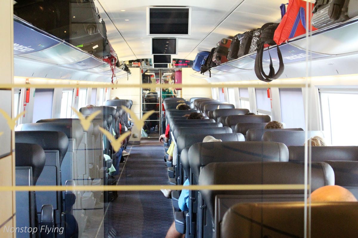 【西班牙】AVE高速鐵路 馬德里-巴塞隆納 特等車廂搭乘紀實 -含馬德里Atocha車站、貴賓室介紹