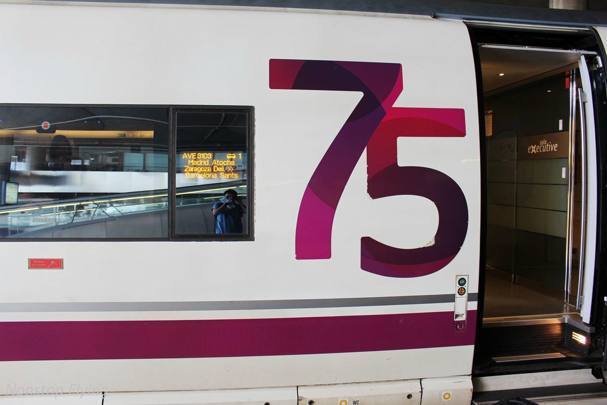 【西班牙】AVE高速鐵路 馬德里-巴塞隆納 特等車廂搭乘紀實 -含馬德里Atocha車站、貴賓室介紹