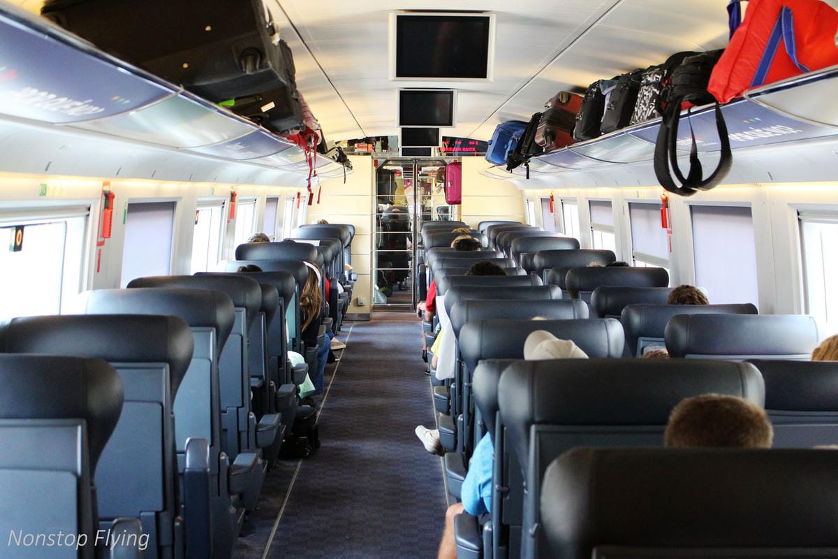 【西班牙】AVE高速鐵路 馬德里-巴塞隆納 特等車廂搭乘紀實 -含馬德里Atocha車站、貴賓室介紹