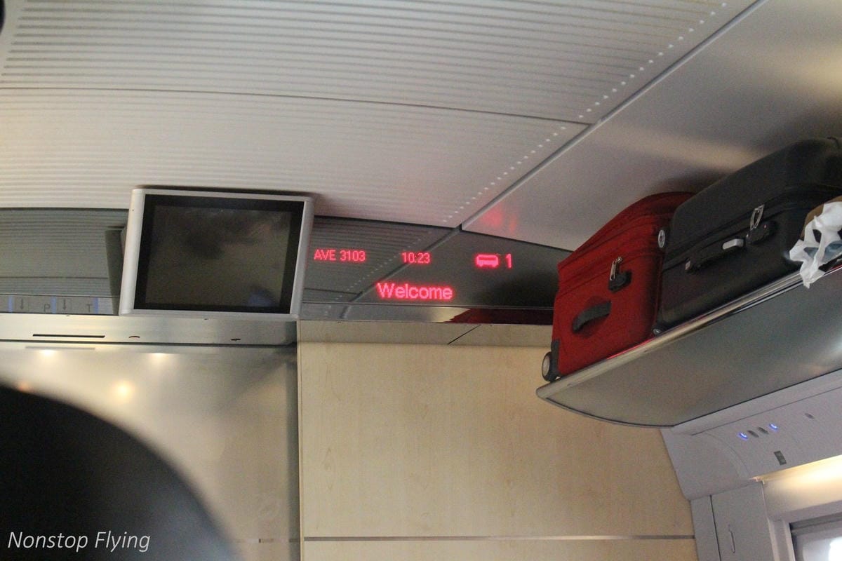 【西班牙】AVE高速鐵路 馬德里-巴塞隆納 特等車廂搭乘紀實 -含馬德里Atocha車站、貴賓室介紹