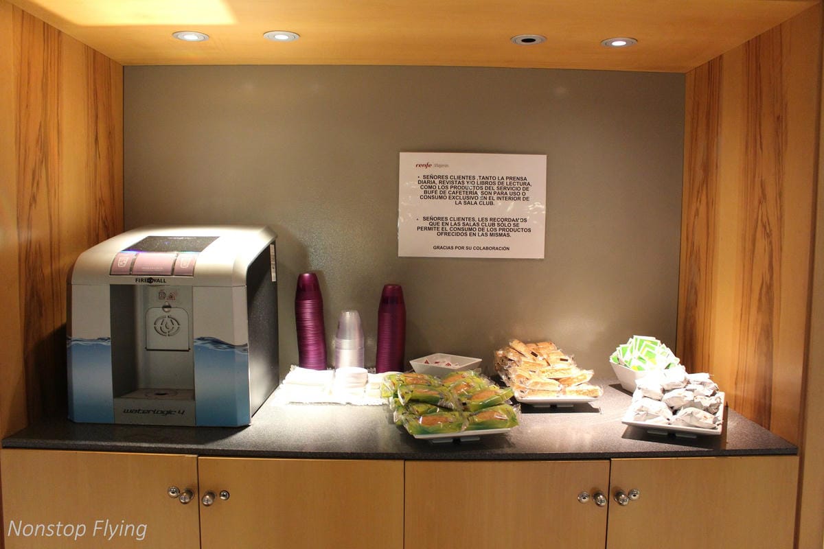 【西班牙】AVE高速鐵路 馬德里-巴塞隆納 特等車廂搭乘紀實 -含馬德里Atocha車站、貴賓室介紹