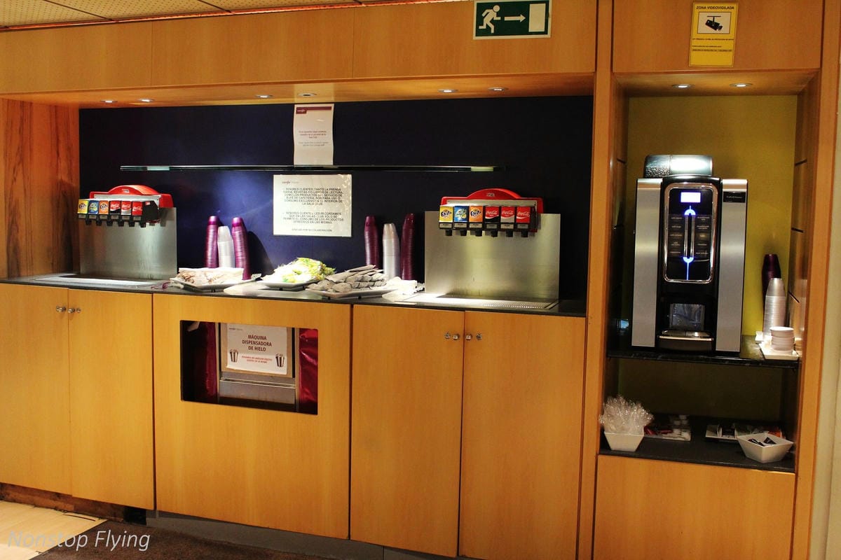 【西班牙】AVE高速鐵路 馬德里-巴塞隆納 特等車廂搭乘紀實 -含馬德里Atocha車站、貴賓室介紹