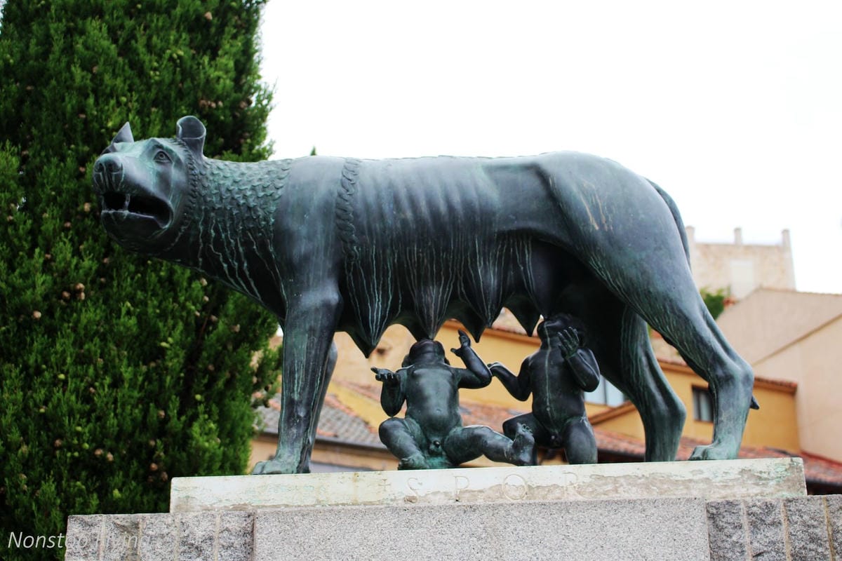 【西班牙】塞哥維亞Segovia 7個精彩景點分享 -一日遊輕鬆走訪經典水道橋、迪士尼城堡、美味烤乳豬 - 第10張圖 【西班牙】塞哥維亞Segovia 7個精彩景點分享 -一日遊輕鬆走訪經典水道橋、迪士尼城堡、美味烤乳豬